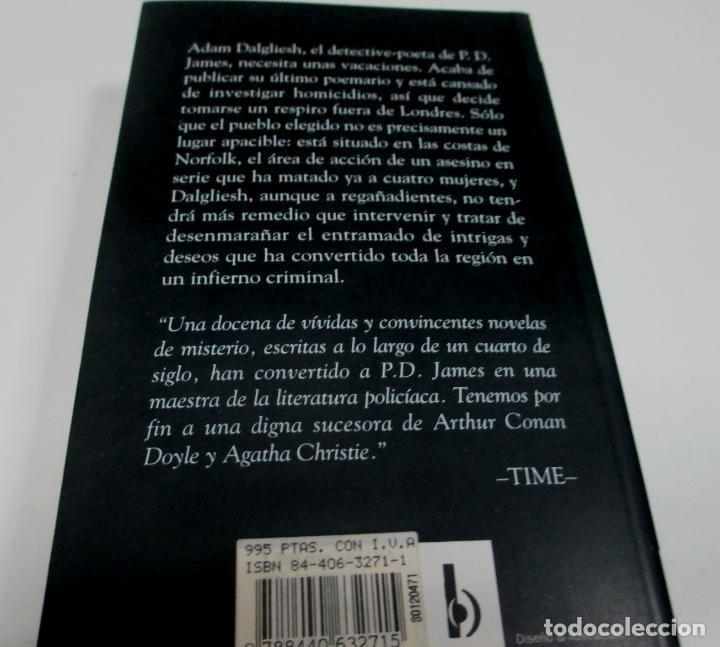 Libros de segunda mano: INTRIGAS Y DESEOS - P.D. JAMES - EDICIONES B 1996 - Foto 2