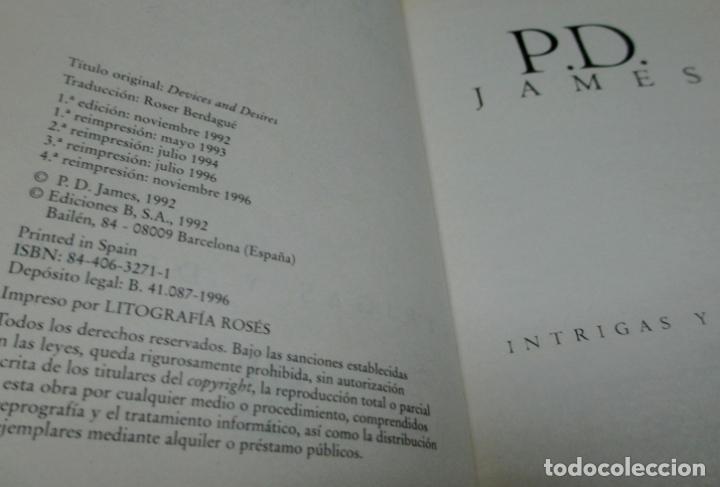 Libros de segunda mano: INTRIGAS Y DESEOS - P.D. JAMES - EDICIONES B 1996 - Foto 3