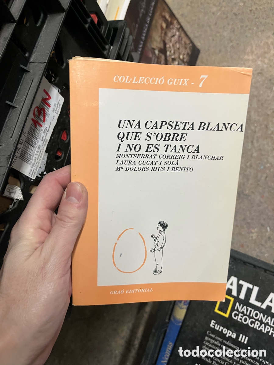 Livres d'occasion: 13N UNA CAPSETA BLANCA QUE S'OBRE I NO ES TANCA