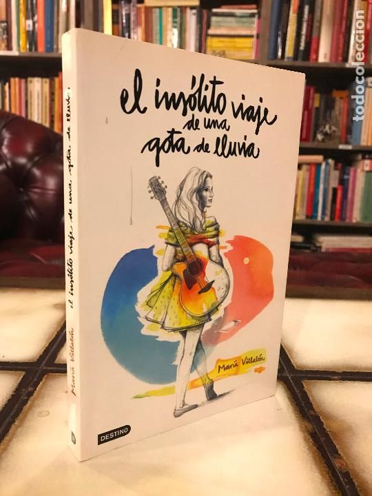 Livres d'occasion: El ins&oacute;lito viaje de una gota de lluvia. Mar&iacute;a Villal&oacute;n. INCLUYE CD