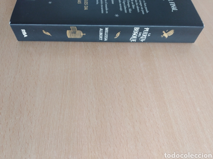 Libros de segunda mano: LA PUERTA DEL BOSQUE. Melissa Albert - Foto 3