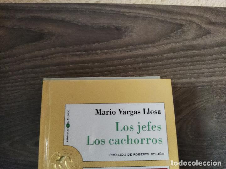 Libros de segunda mano: Los jefes / los cachorros - Foto 1