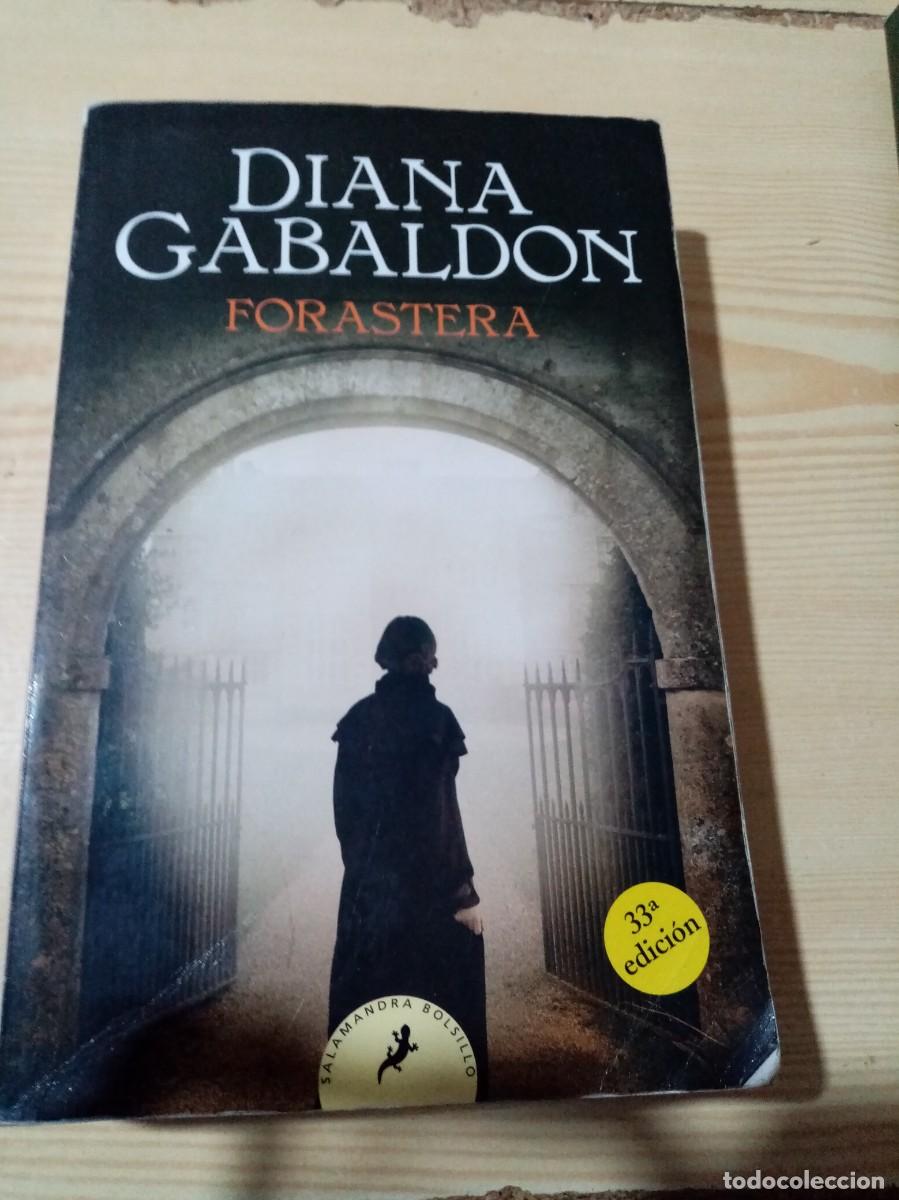 Libros de segunda mano: DIANA GABALDON. FORASTERA. EST13B2 - Foto 1