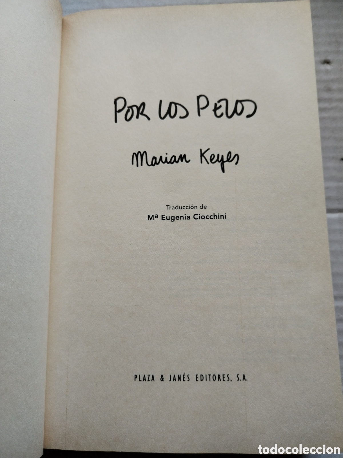 Libros de segunda mano: POR LOS PELOS/MARIAN KEYES - Foto 2
