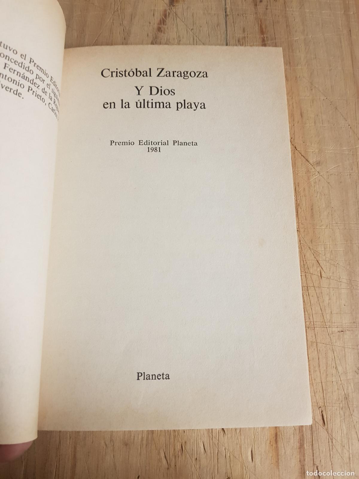 Libros de segunda mano: Y dios en la &uacute;ltima playa - Crist&oacute;bal Zaragoza - Foto 3