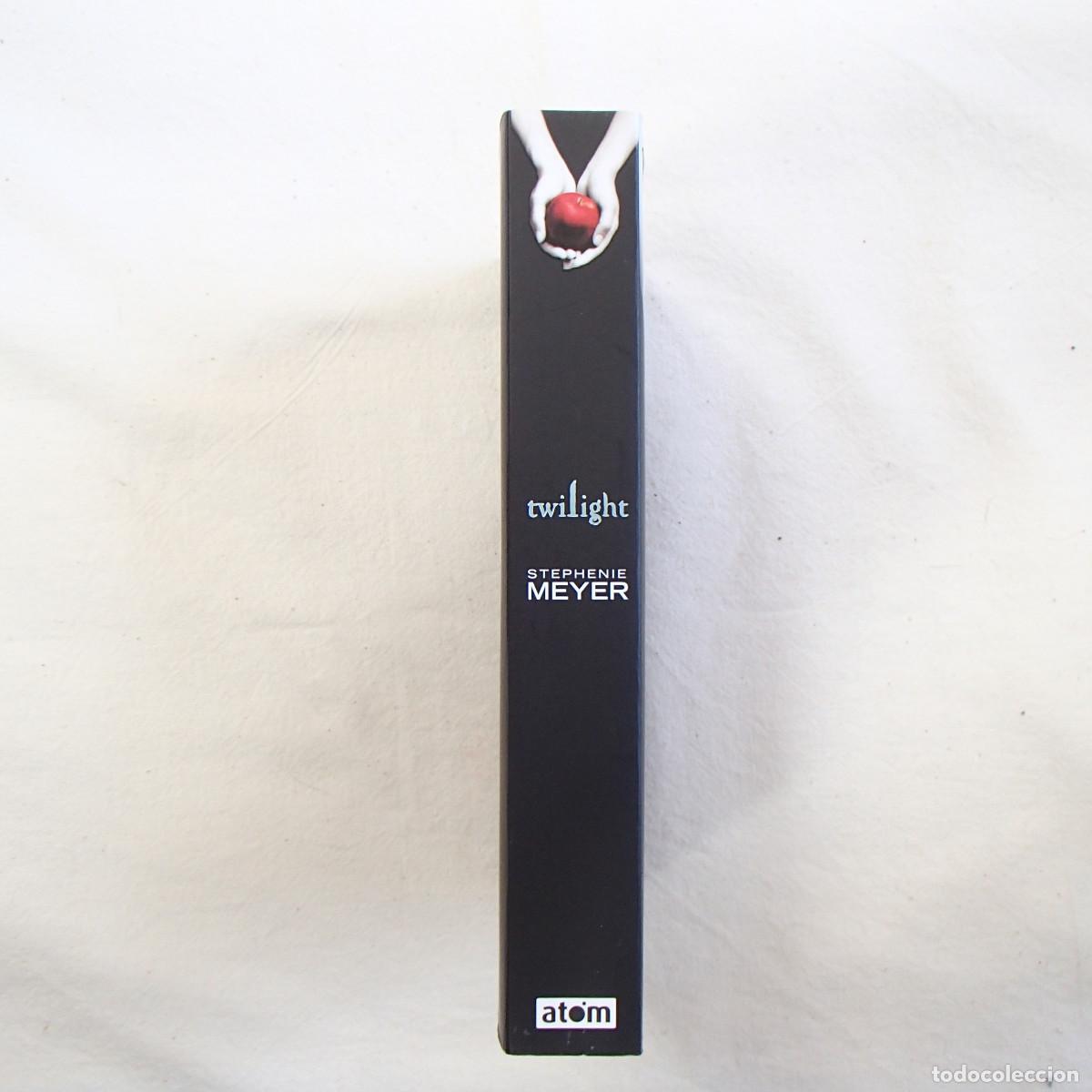 Libros de segunda mano: TWILIGHT - STEPHENIE MEYER (ATOM) NOVELA. IDIOMAS - Foto 2