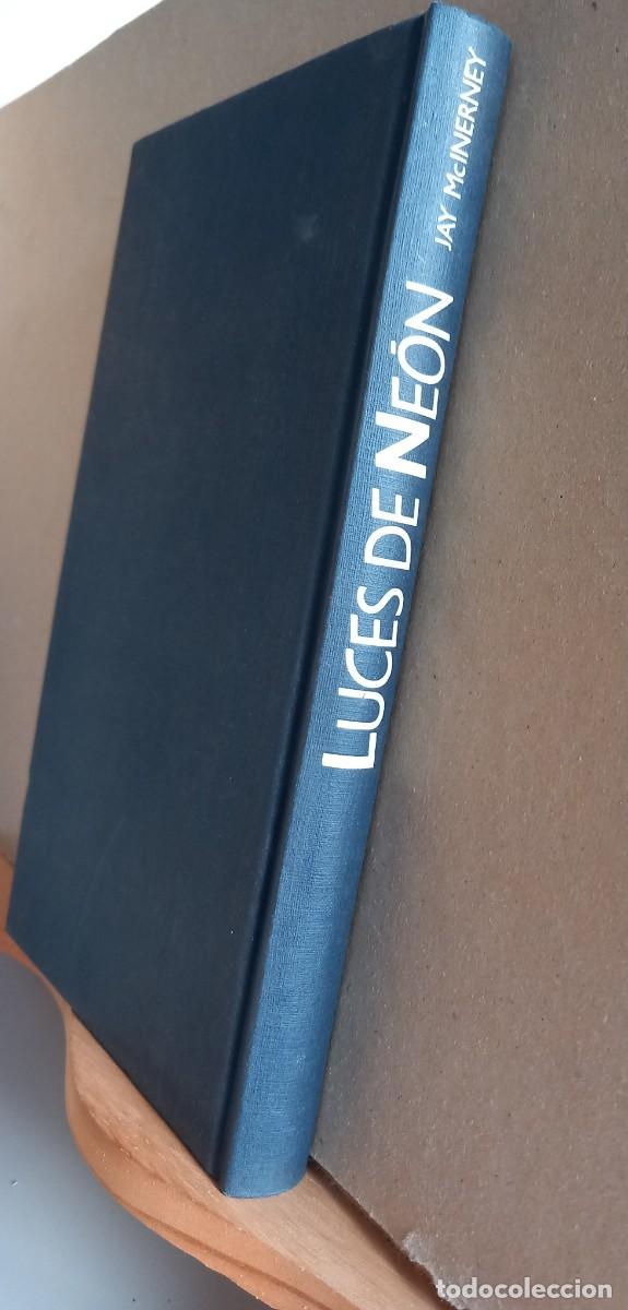 Libros de segunda mano: LUCES DE NE&Oacute;N. JAY McINERNEY. C&Iacute;RCULO DE LECTORES - Foto 1