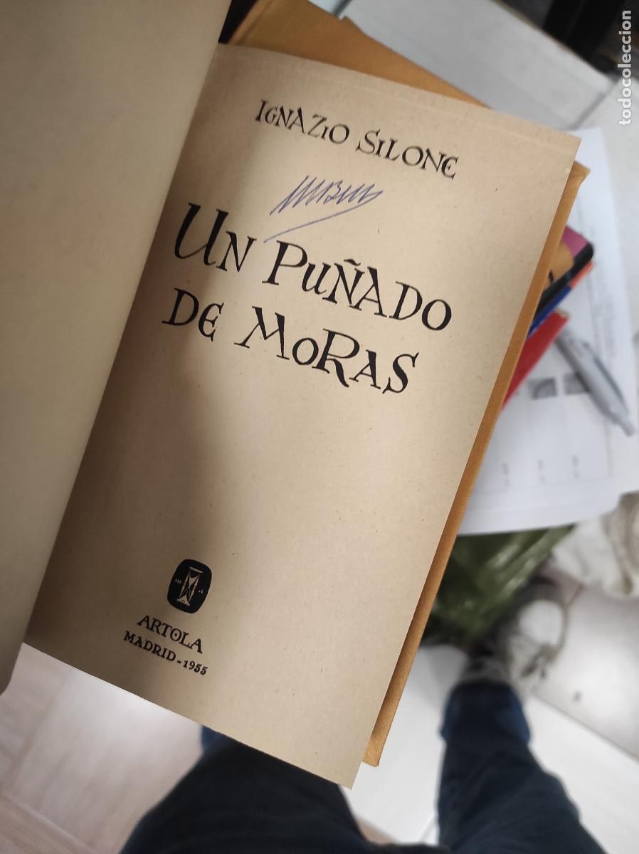 Libros de segunda mano: Un pu&ntilde;ado de moras - Ignazio Silone - Foto 2
