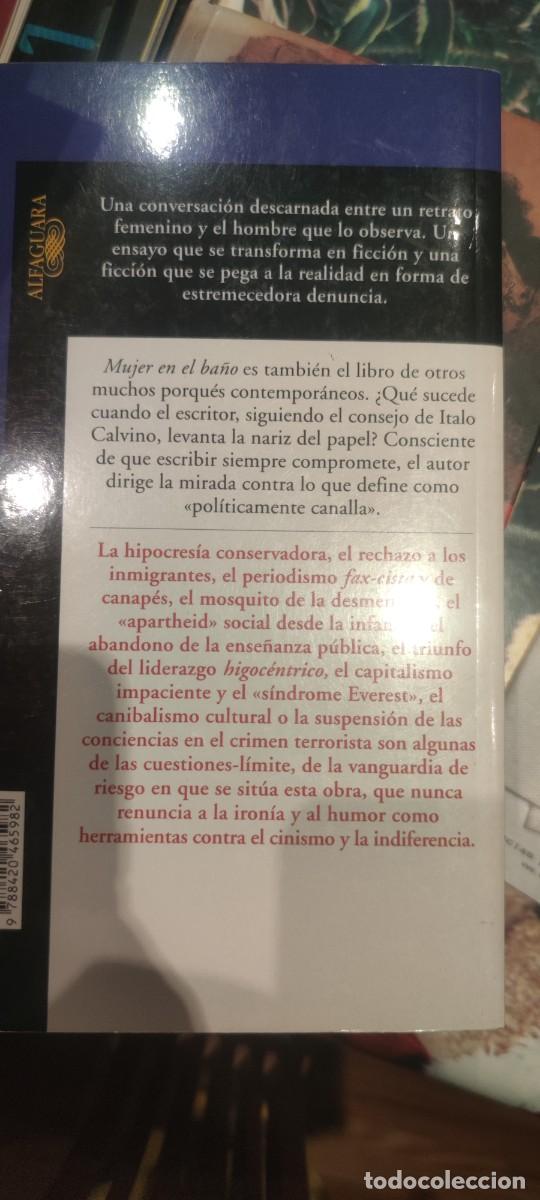 Libros de segunda mano: Mujer en el ba&ntilde;o. Manuel Rivas - Foto 2