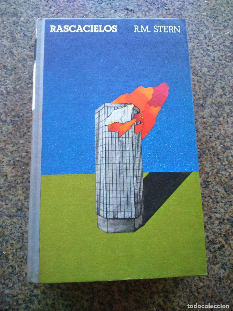 Libros de segunda mano: RASCACIELOS -- STERN -- CIRCULO 1975 -- - Foto 1