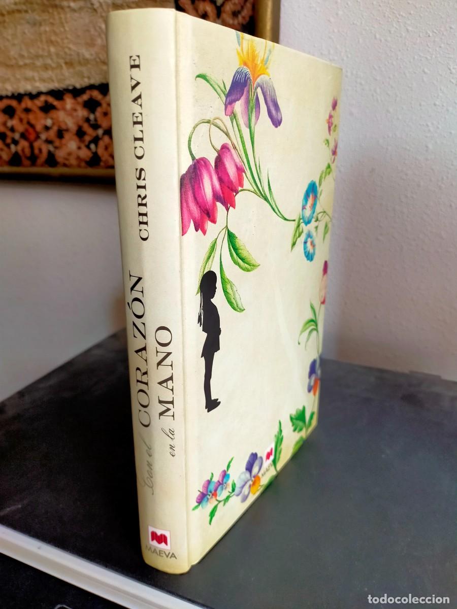 Libros de segunda mano: Chris Cleave, Con el Coraz&oacute;n en la Mano - Foto 1