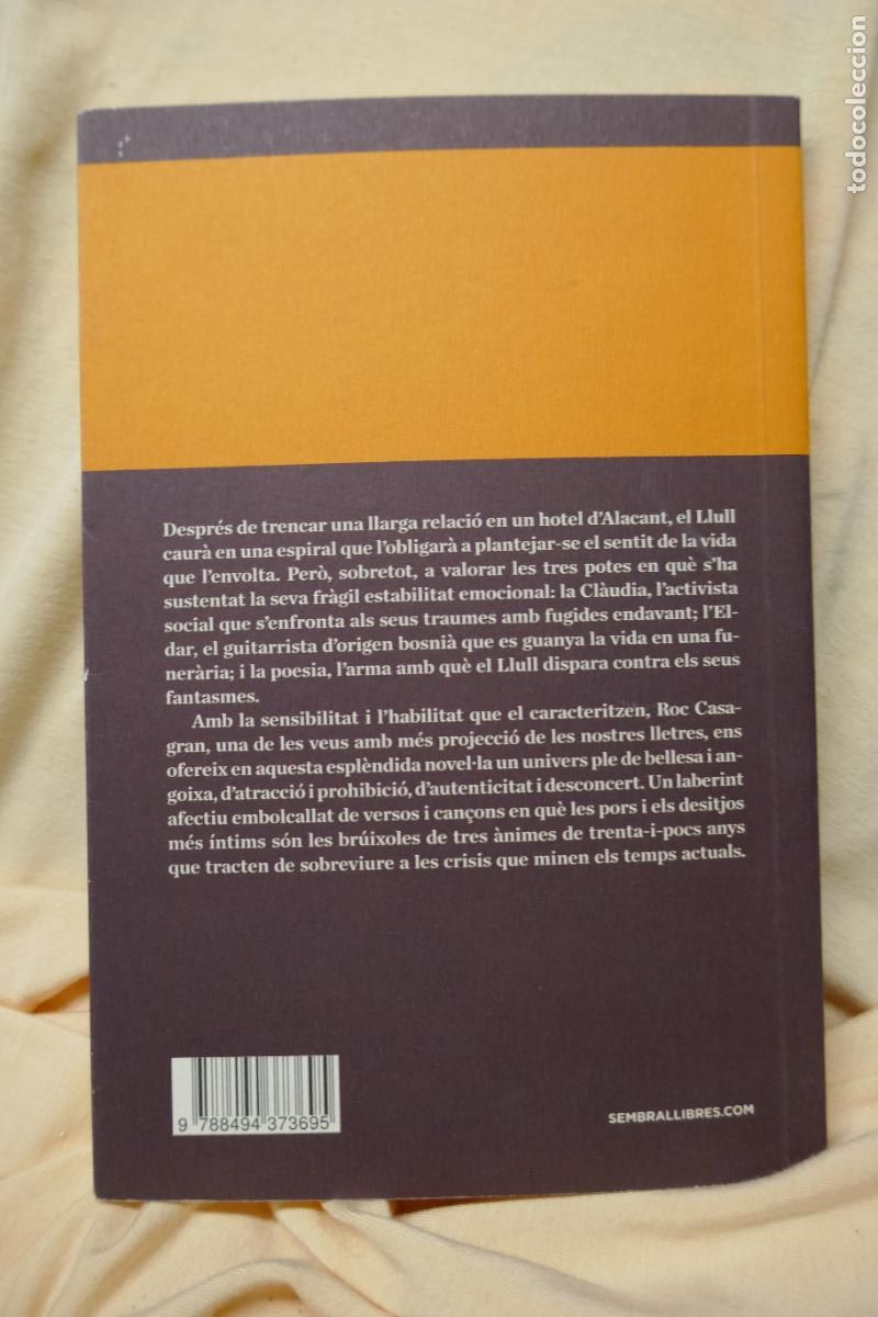 Libros de segunda mano: Lamor fora de mapa - Roc Casagran (EN CATALAN) - Foto 12
