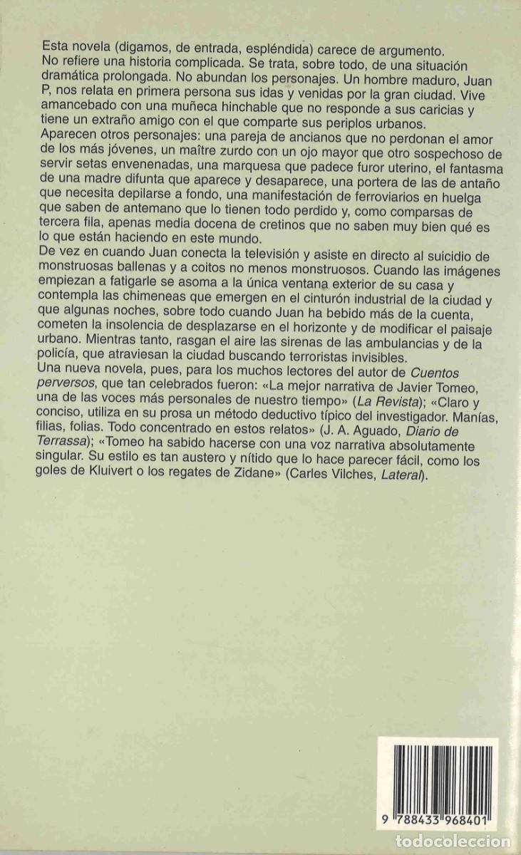 Libros de segunda mano: Javier Tomeo. La mirada de la mu&ntilde;eca hinchable. 2003 - Foto 2