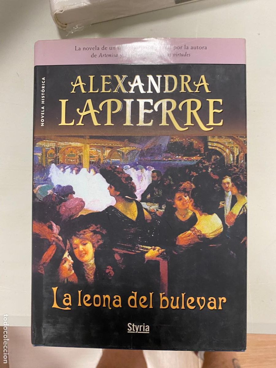 Libros de segunda mano: La leona del bulevar - Alexandra Lapierre - Foto 1