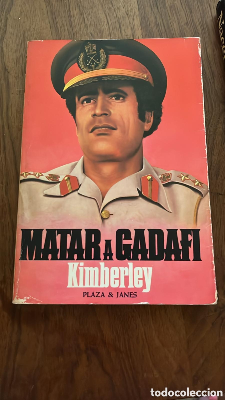 Libros de segunda mano: Libro Matar a Gadafi - Foto 1