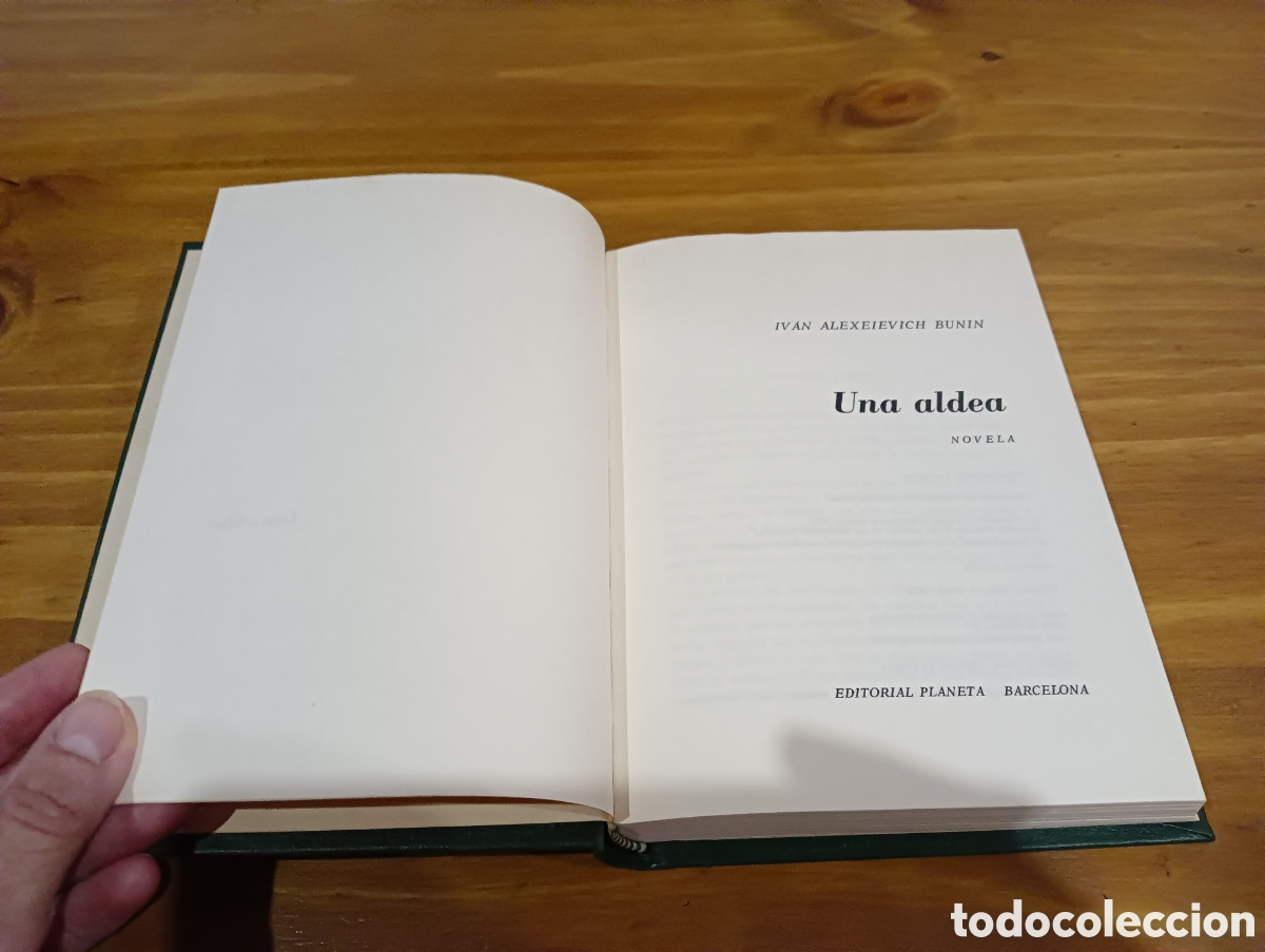 Libros de segunda mano: Una aldea Iv&aacute;n Alexeieevich Bunin - Foto 2