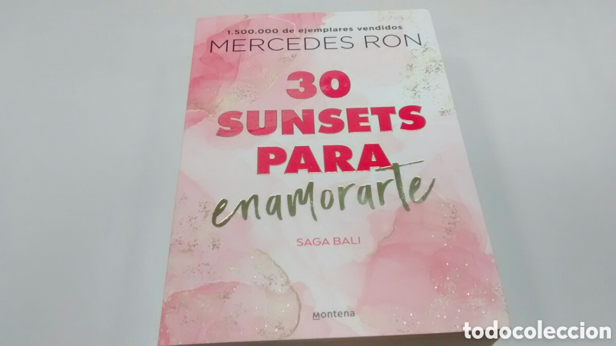 Libros de segunda mano: 30 SUNSETS PARA ENAMORARTE DE MERCEDES RON (MONTENA)