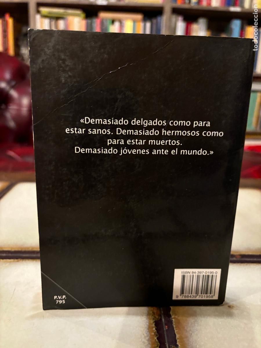 Libros de segunda mano: Extra&ntilde;as criaturas. Jo Alexander. - Foto 2