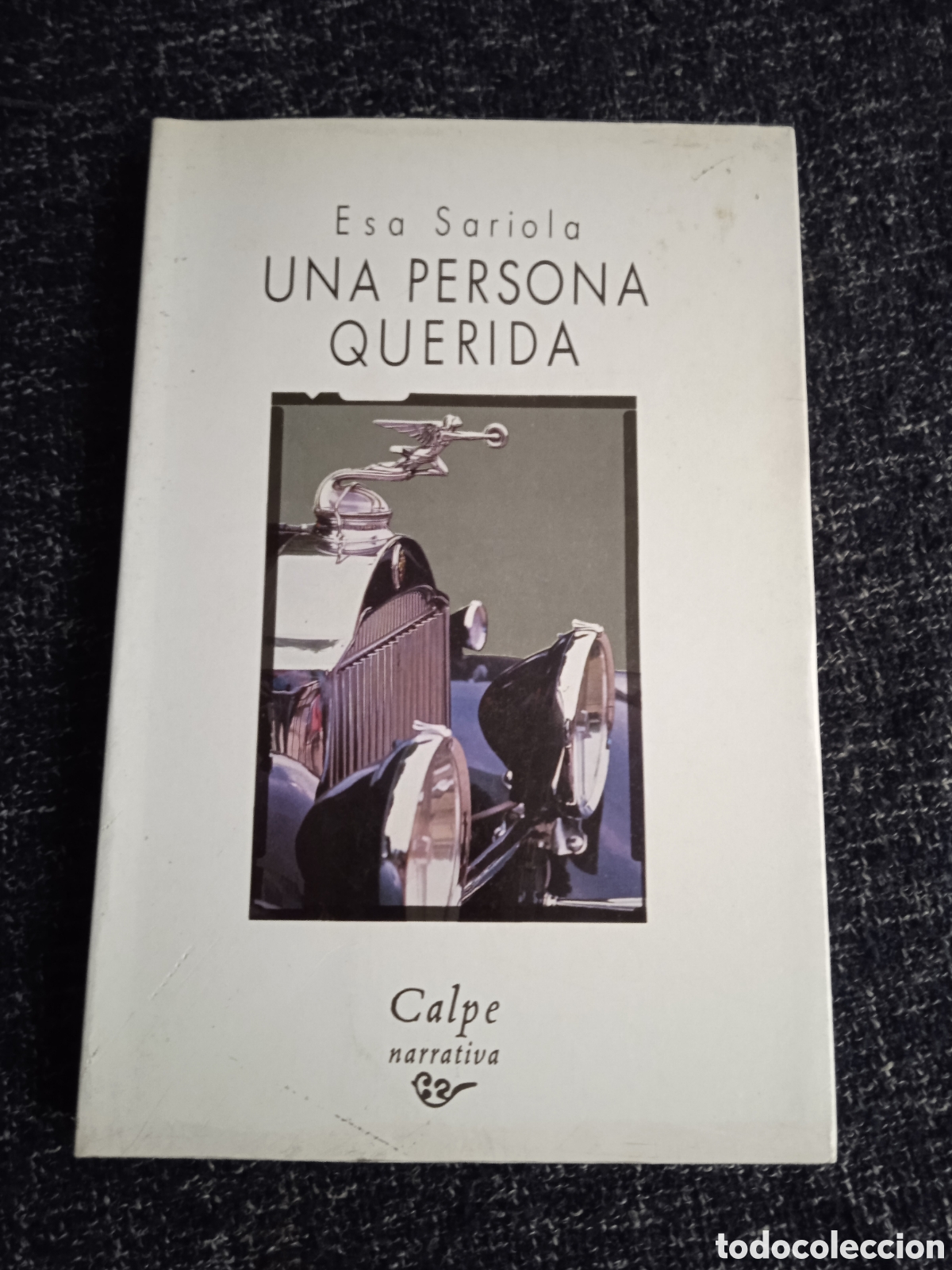 Second hand books: UNA PERSONA QUERIDA / ESA SARIOLA