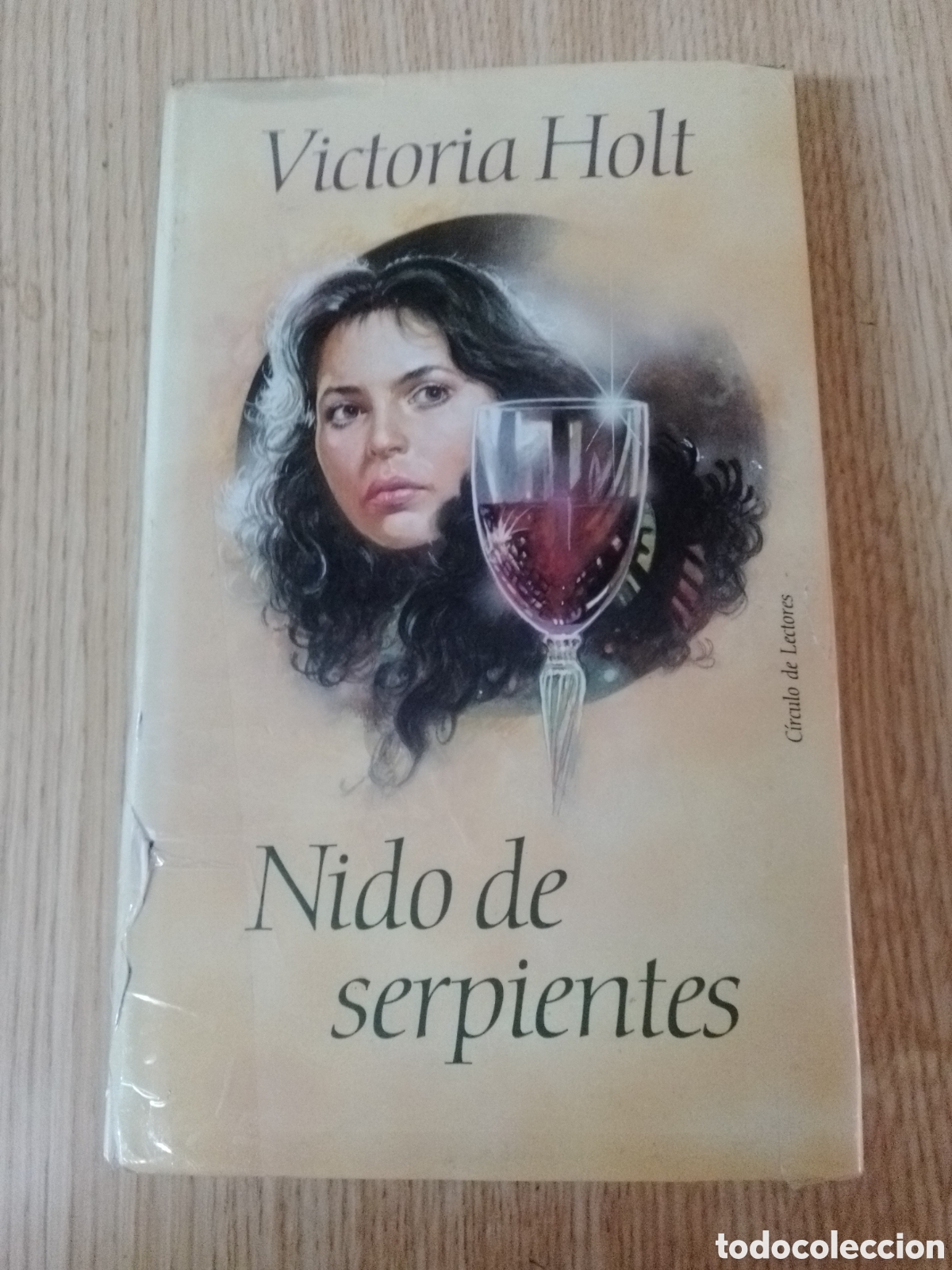Livros em segunda m&atilde;o: NIDO DE SERPIENTES VICTORIA HOLT