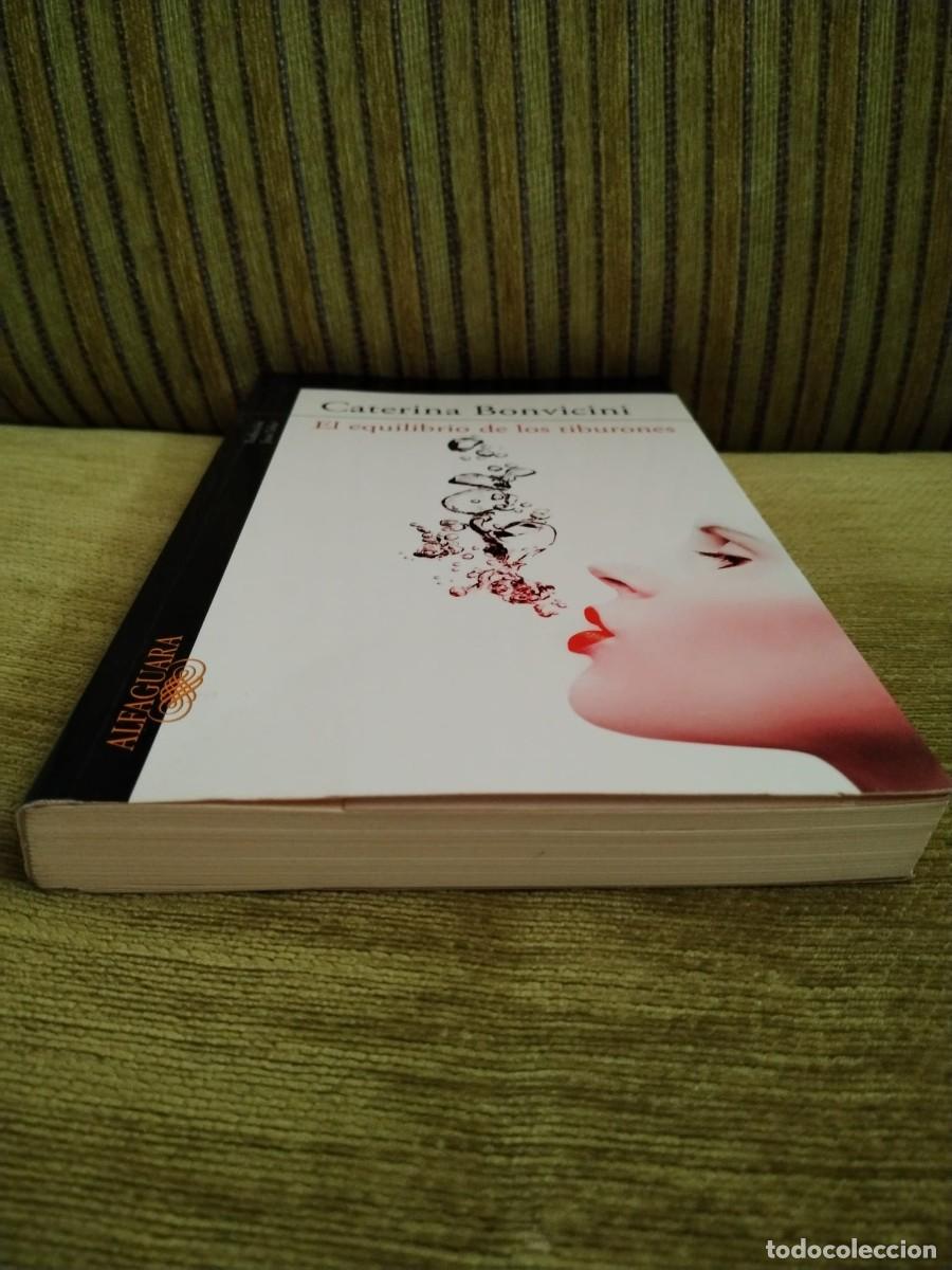 Libros de segunda mano: EL EQUILIBRIO DE LOS TIBURONES - Foto 2