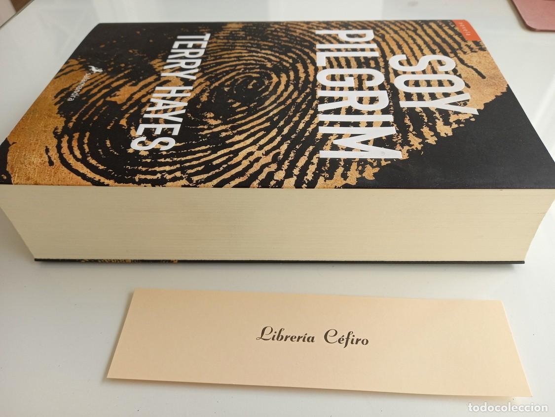 Libros de segunda mano: Soy Pilgrim. Terry Hayes. (Impecable, como nuevo). - Foto 2