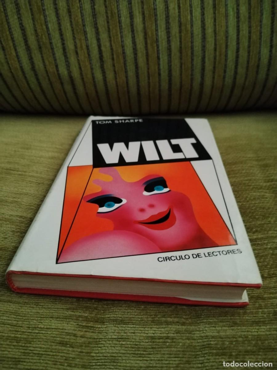 Libros de segunda mano: WILT Autor Tom Sharpe - Foto 1