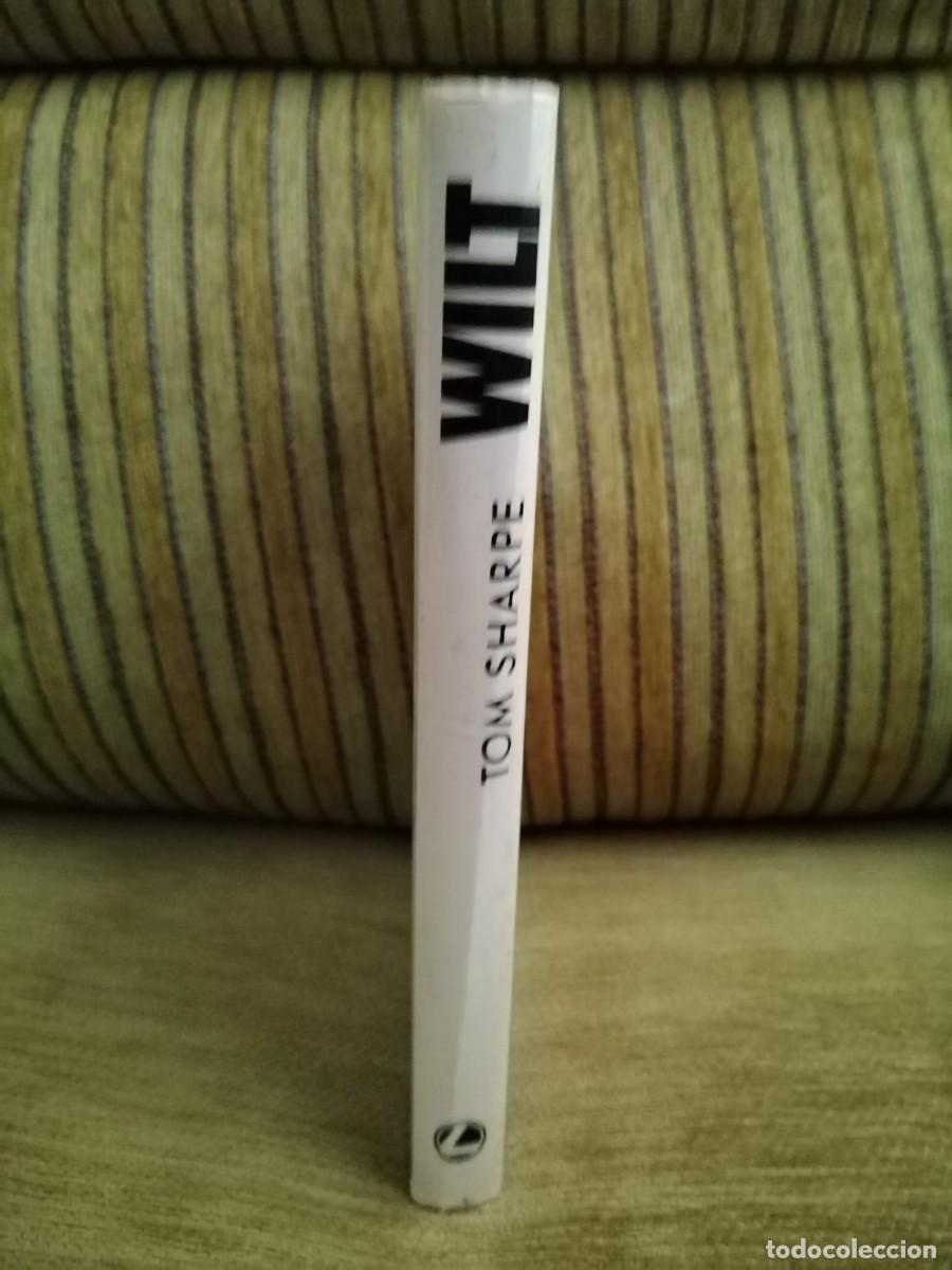Libros de segunda mano: WILT Autor Tom Sharpe - Foto 2