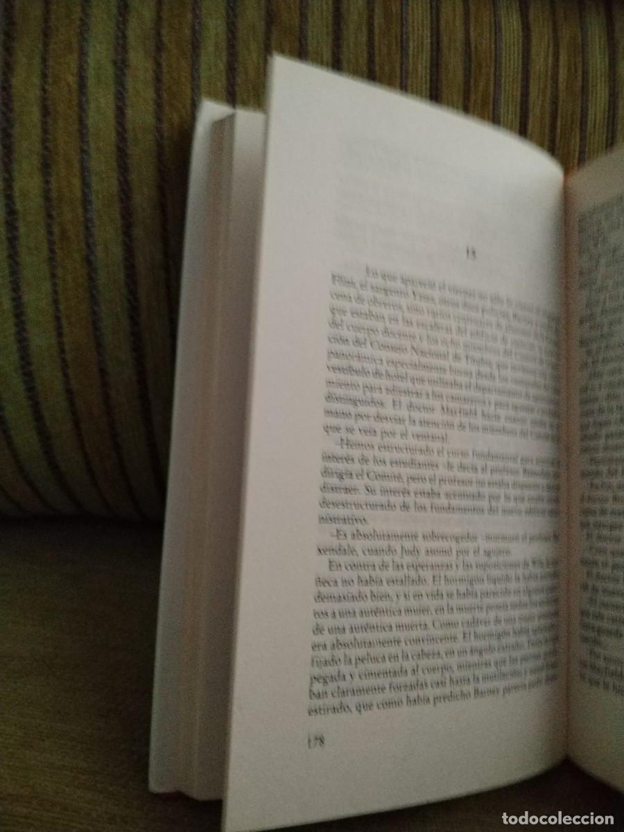 Libros de segunda mano: WILT Autor Tom Sharpe - Foto 8
