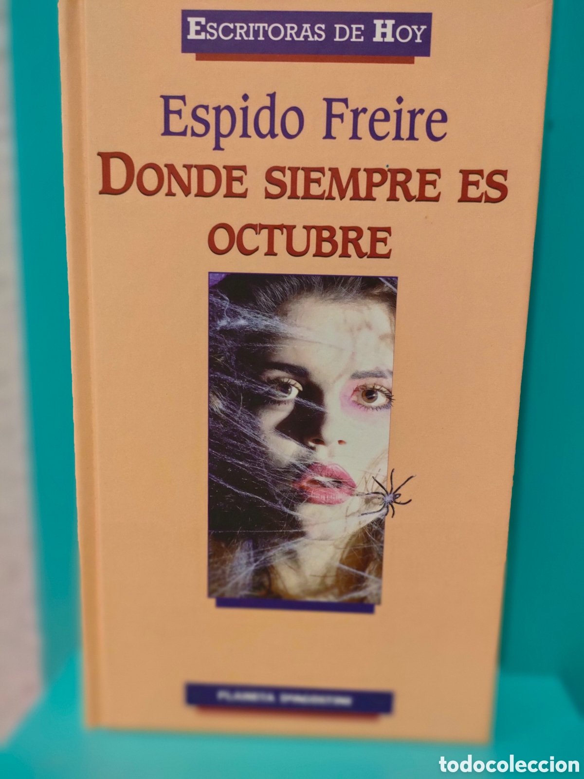 Libros de segunda mano: Donde siempre es octubre. Espido Freire - Foto 1