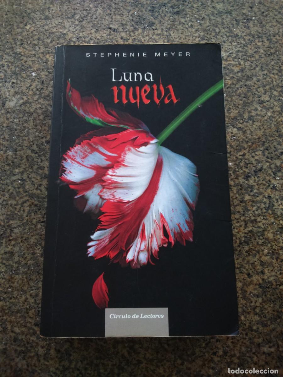 Libros de segunda mano: LUNA NUEVA -- STEPHENIE MEYER -- CIRCULO -- - Foto 1