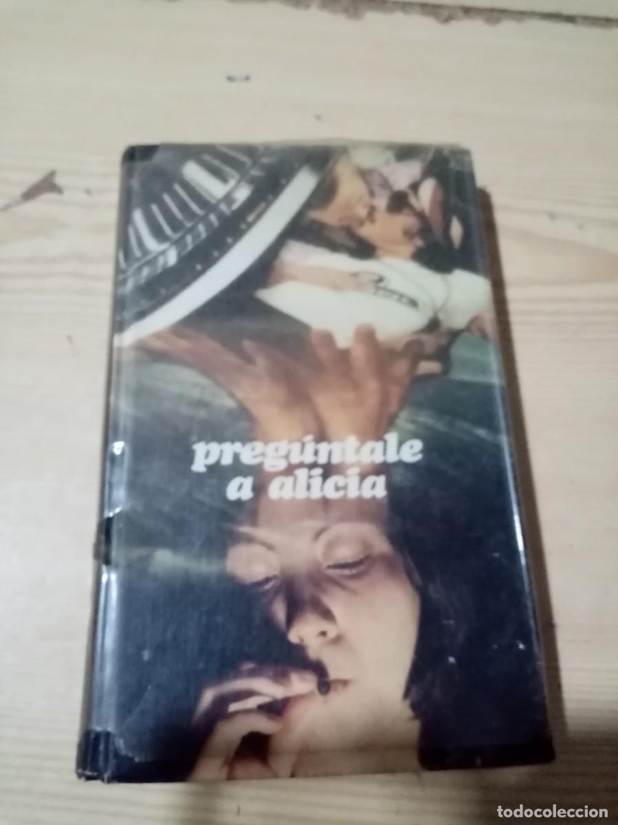 Libros de segunda mano: PREGUNTALE A ALICIA. ANONIMO. EST4B5 - Foto 1
