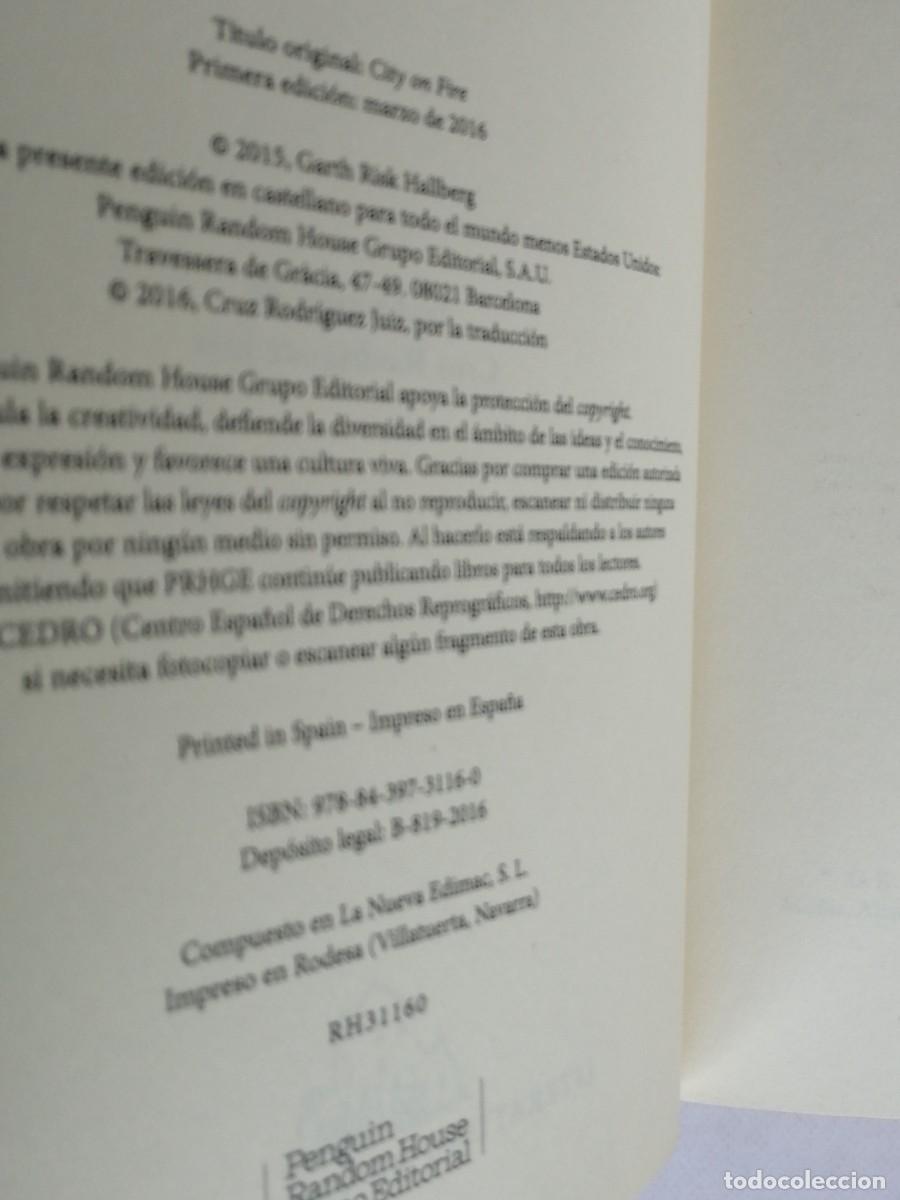 Libros de segunda mano: CIUDAD EN LLAMAS, GARTH RISK HALLBERG, RANDOM HOUSE - Foto 3