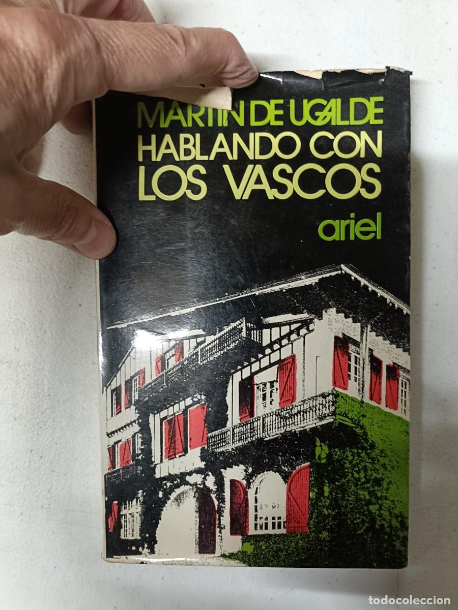 Libros de segunda mano: Libro hablando con los vascos - Foto 1