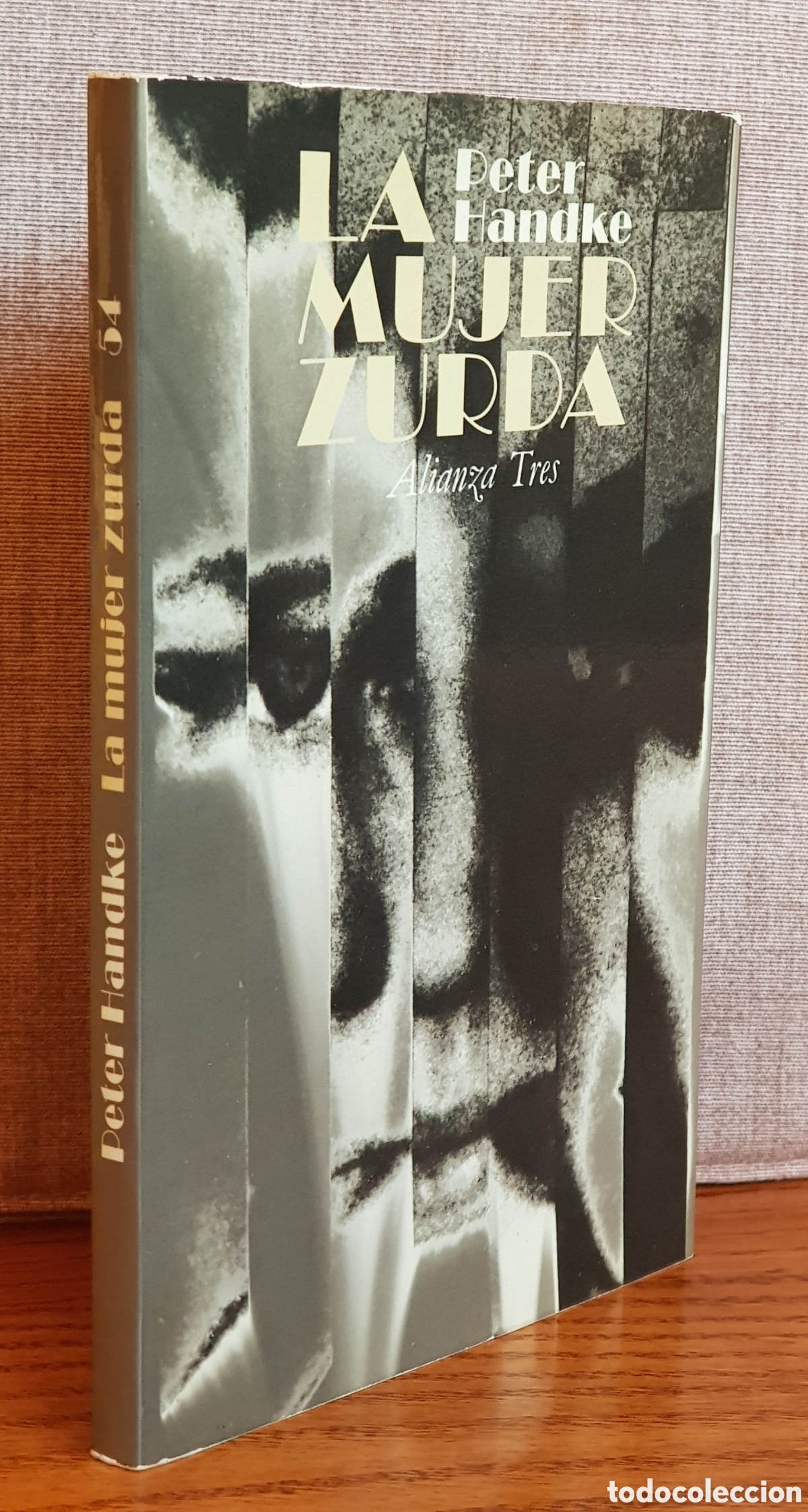 Libros de segunda mano: La mujer zurda. Peter Handke - Foto 2