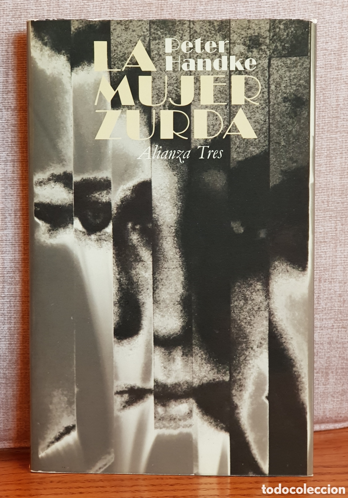 Libros de segunda mano: La mujer zurda. Peter Handke - Foto 1