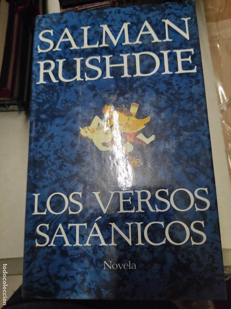 Libros de segunda mano: Los versos sat&aacute;nicos - Salman Rushdie - Foto 1