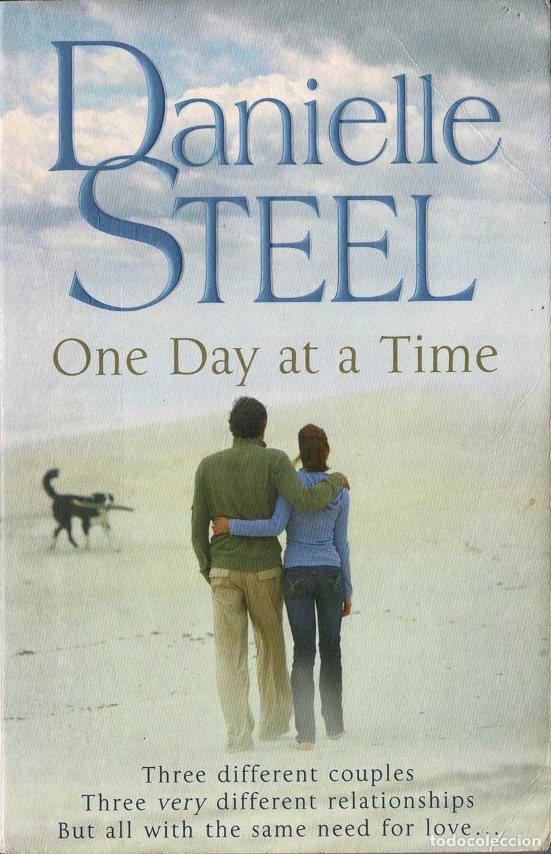 Libros de segunda mano: One Day at a Time - Danielle Steel - Foto 1