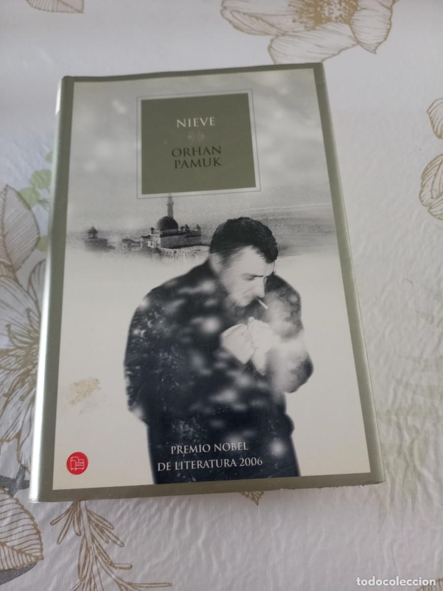 Libros de segunda mano: NIEVE - ORHAN PAMUK --- - Foto 1