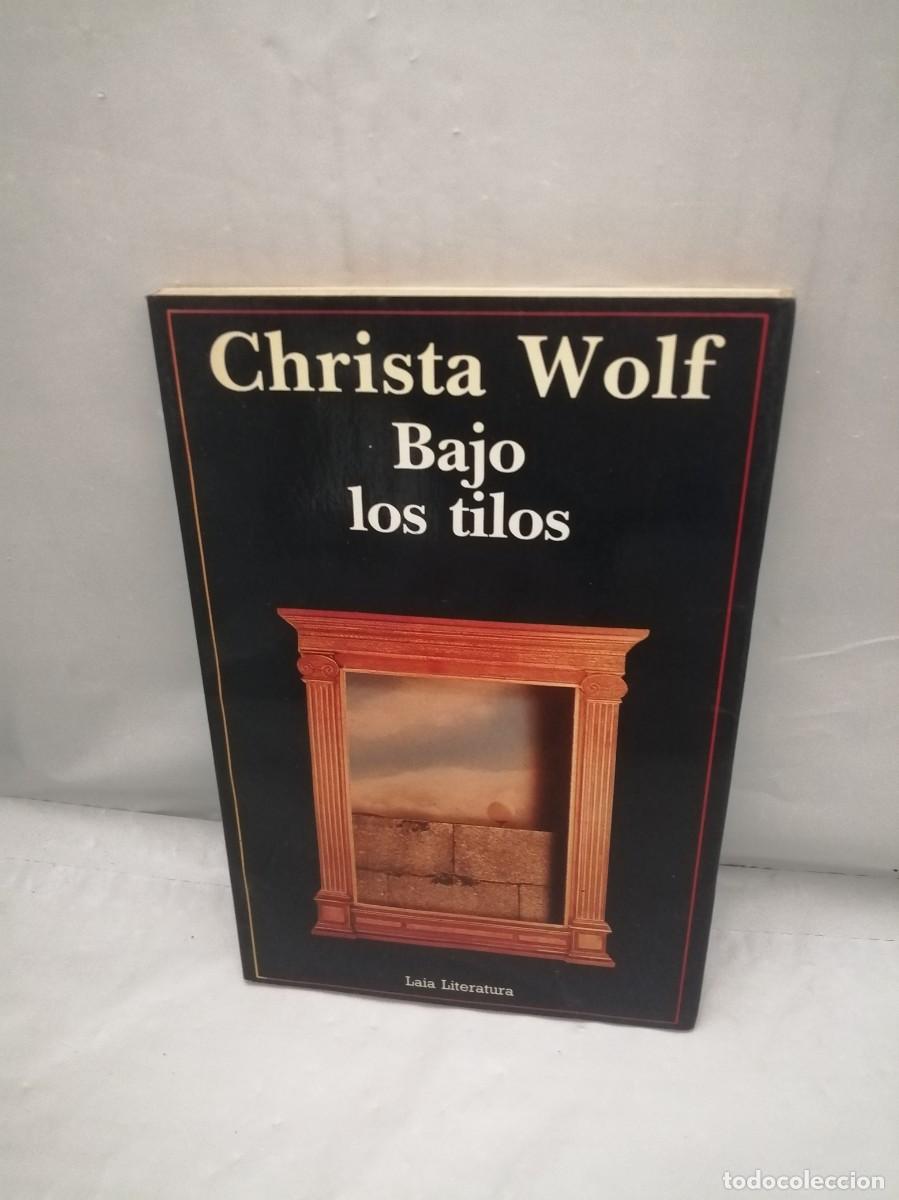 Libros de segunda mano: Bajo los tilos (Primera edici&oacute;n) - Foto 1