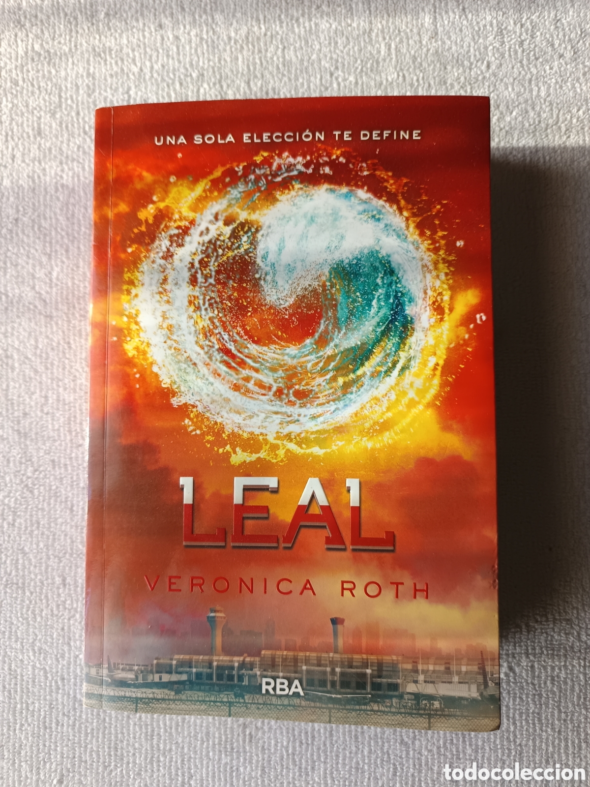 Libros de segunda mano: Leal. Saga Divergente - Veronica Roth - Foto 1