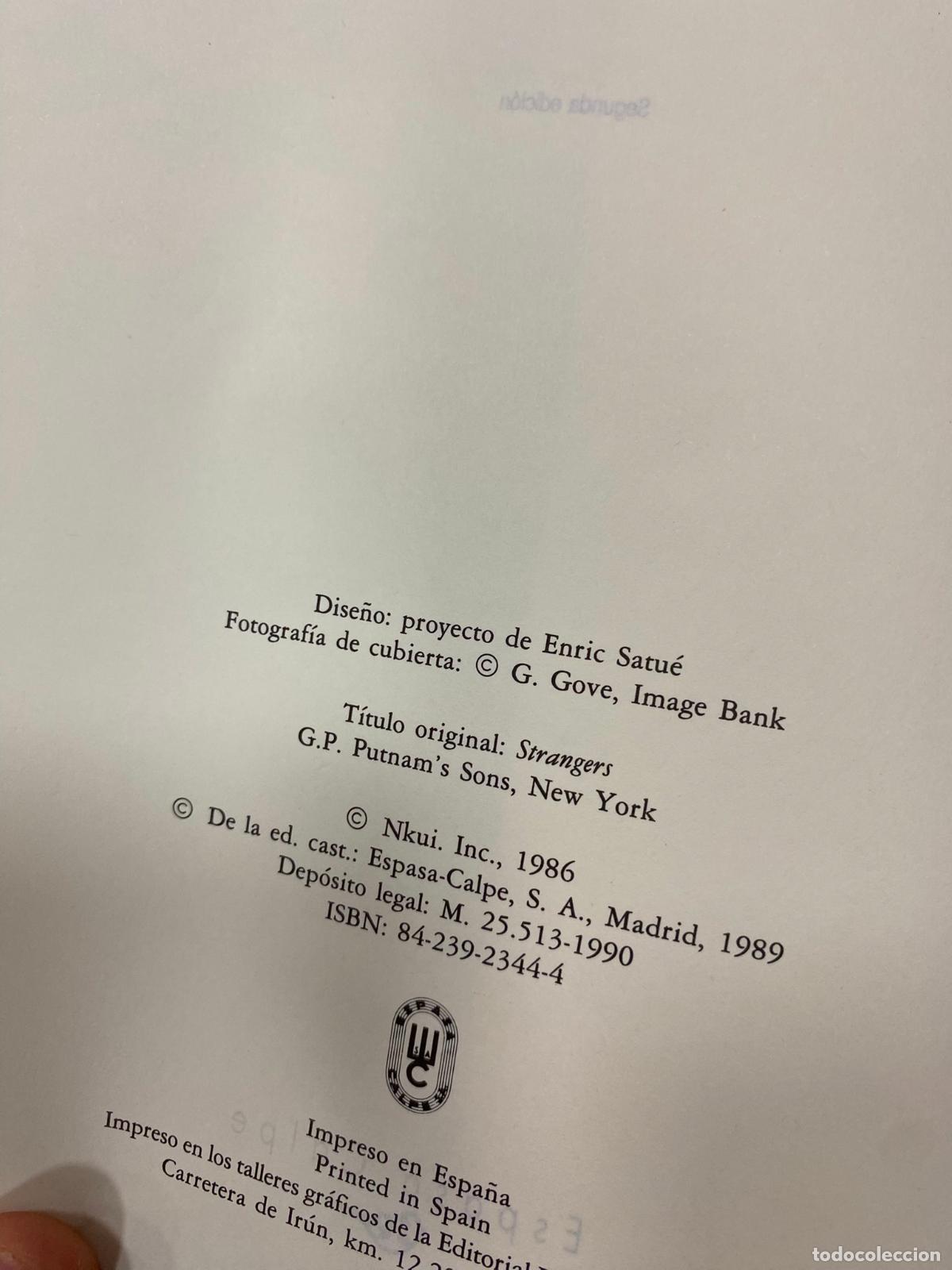 Libros de segunda mano: EXTRA&Ntilde;OS - DEAN R. KOONTZ - Foto 2