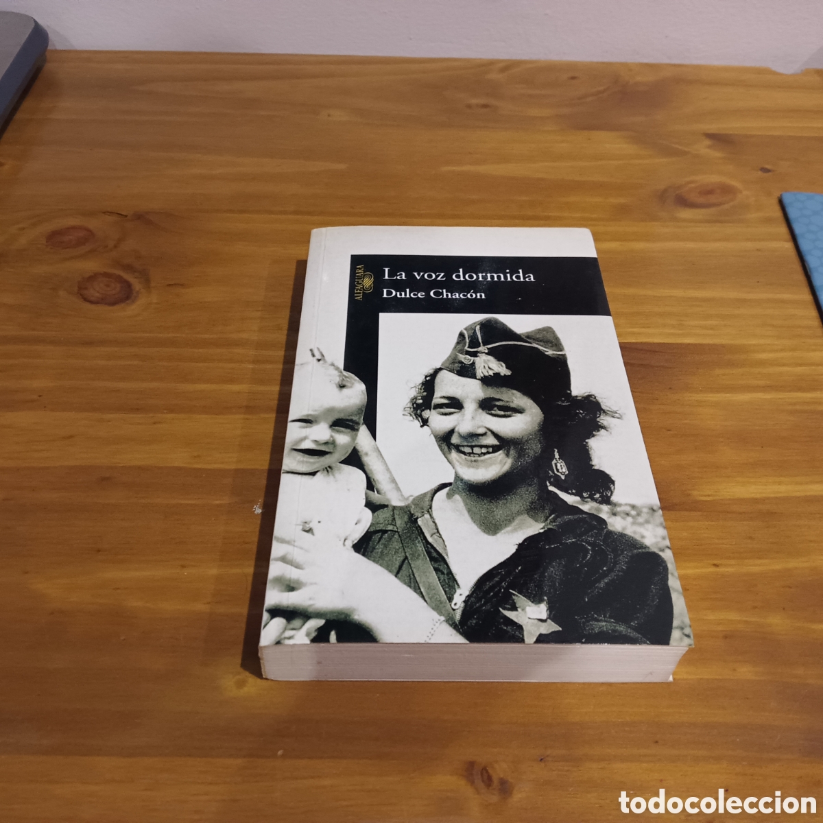 Libros de segunda mano: La voz dormida. Dulce Chac&oacute;n - Foto 1