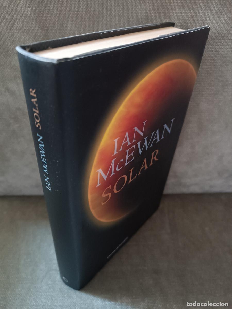 Libros de segunda mano: IAN MCEWAN - SOLAR - C&Iacute;RCULO DE LECTORES, 2011 - Foto 2