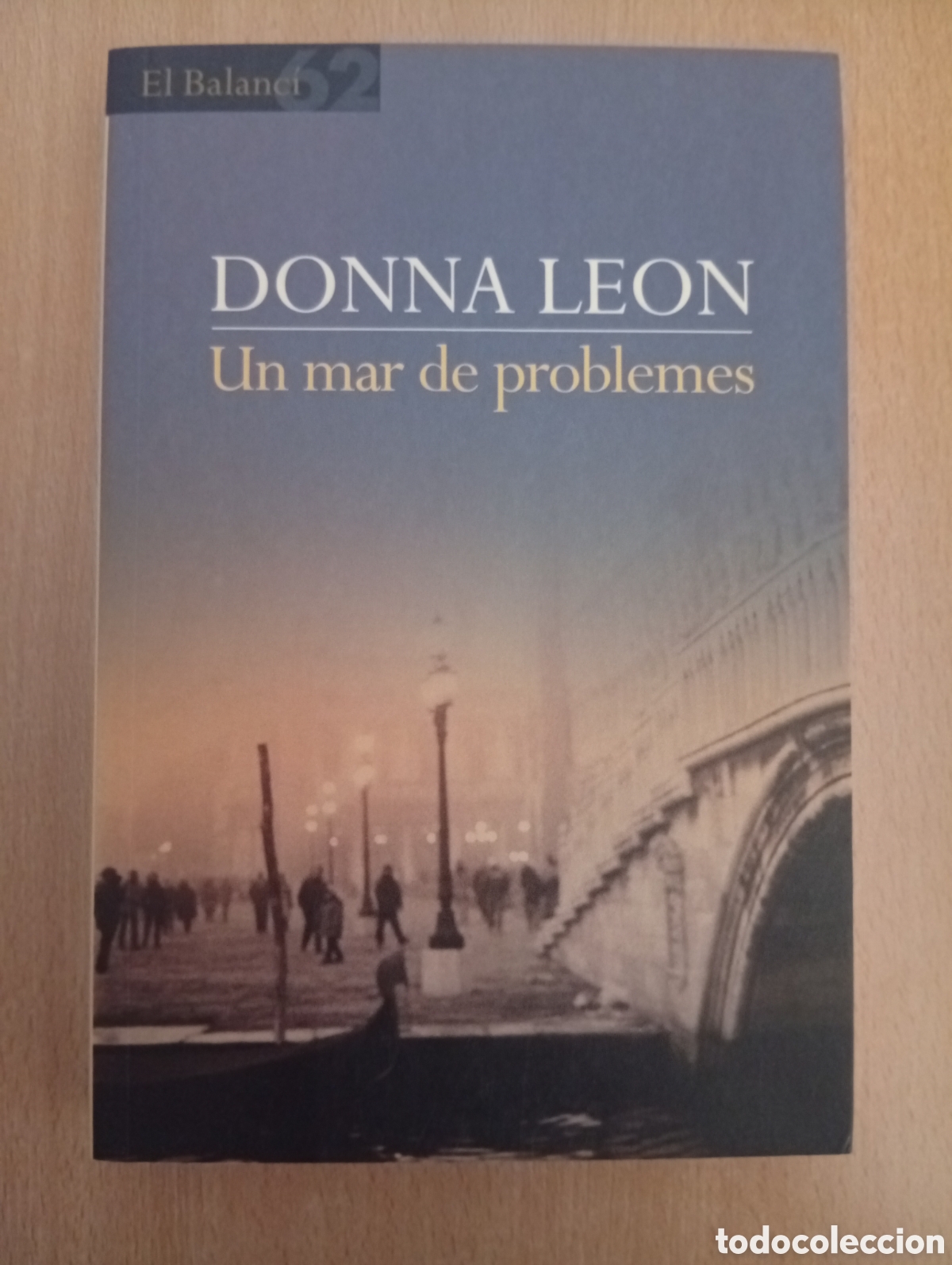 Libros de segunda mano: UN MAR DE PROBLEMES. Donna Leon - Foto 1