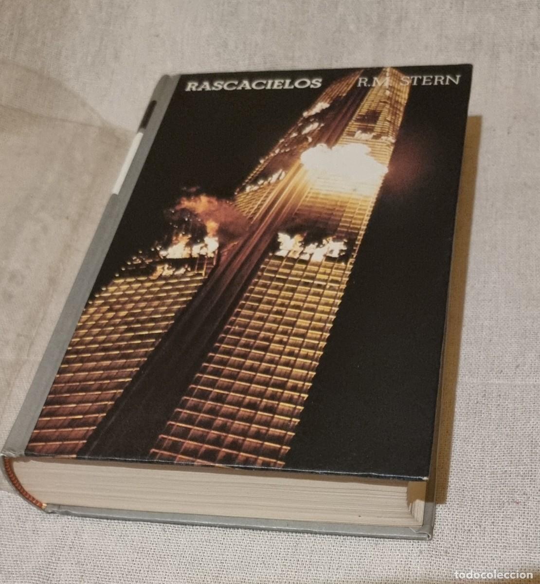 Libros de segunda mano: Rascacielos - R.M. Stern - Foto 2