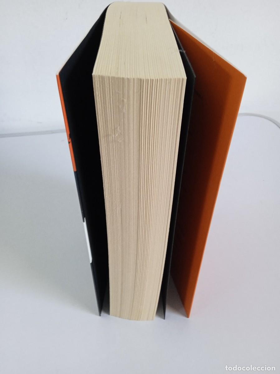 Libros de segunda mano: EL REGNE Jo Nesbo En Catal&agrave; - Foto 2