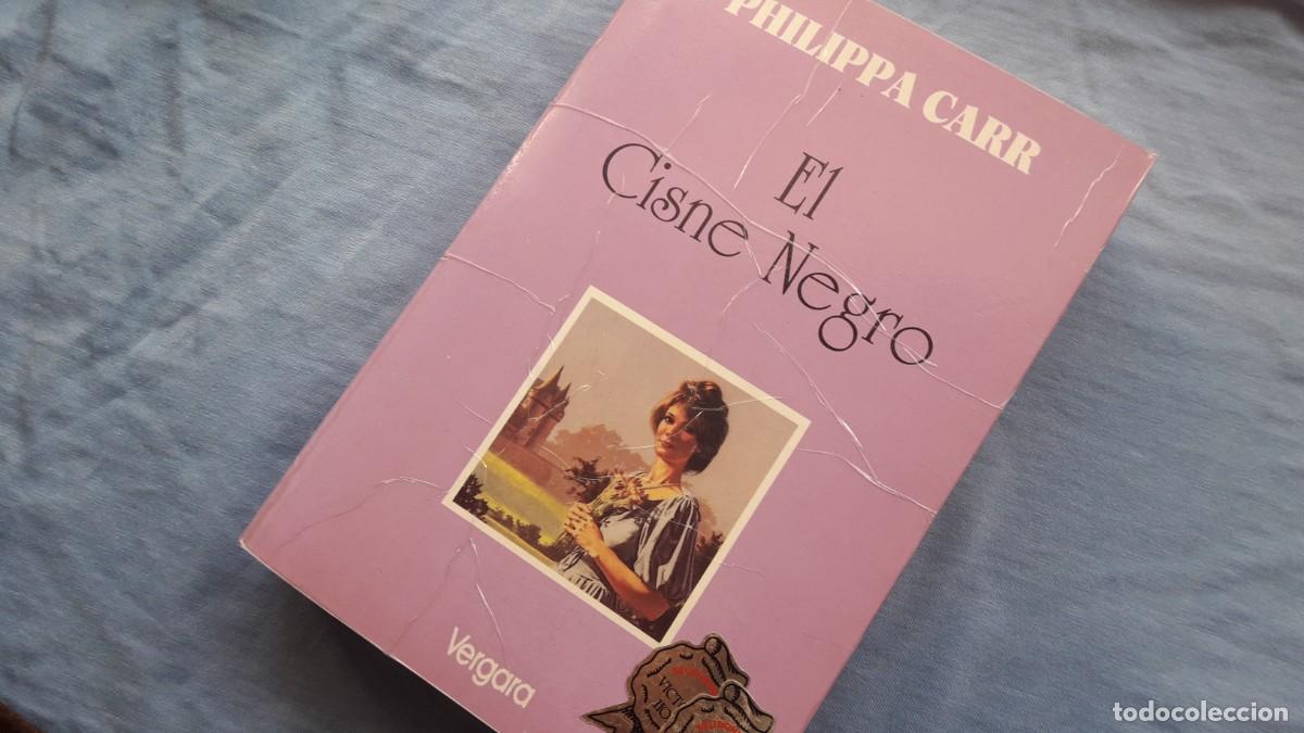 Libros de segunda mano: EL CISNE NEGRO. (Philippa Carr) - Foto 1