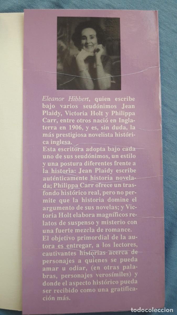Libros de segunda mano: EL CISNE NEGRO. (Philippa Carr) - Foto 3