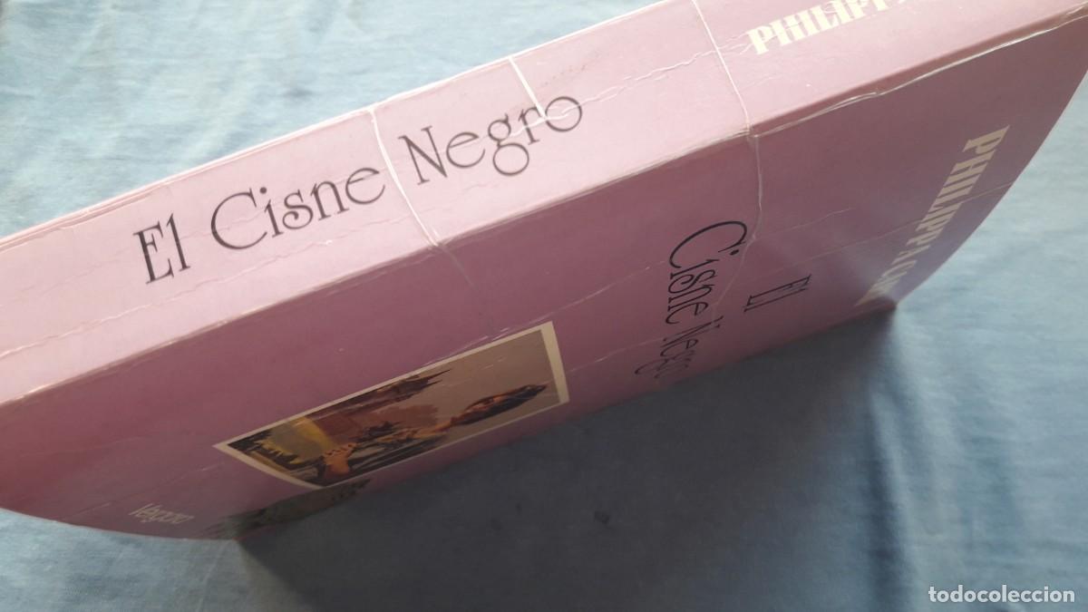 Libros de segunda mano: EL CISNE NEGRO. (Philippa Carr) - Foto 5